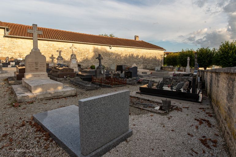 20210912__00390-83 cimetière de Colombey: vers la tombe du Général de Gaulle
